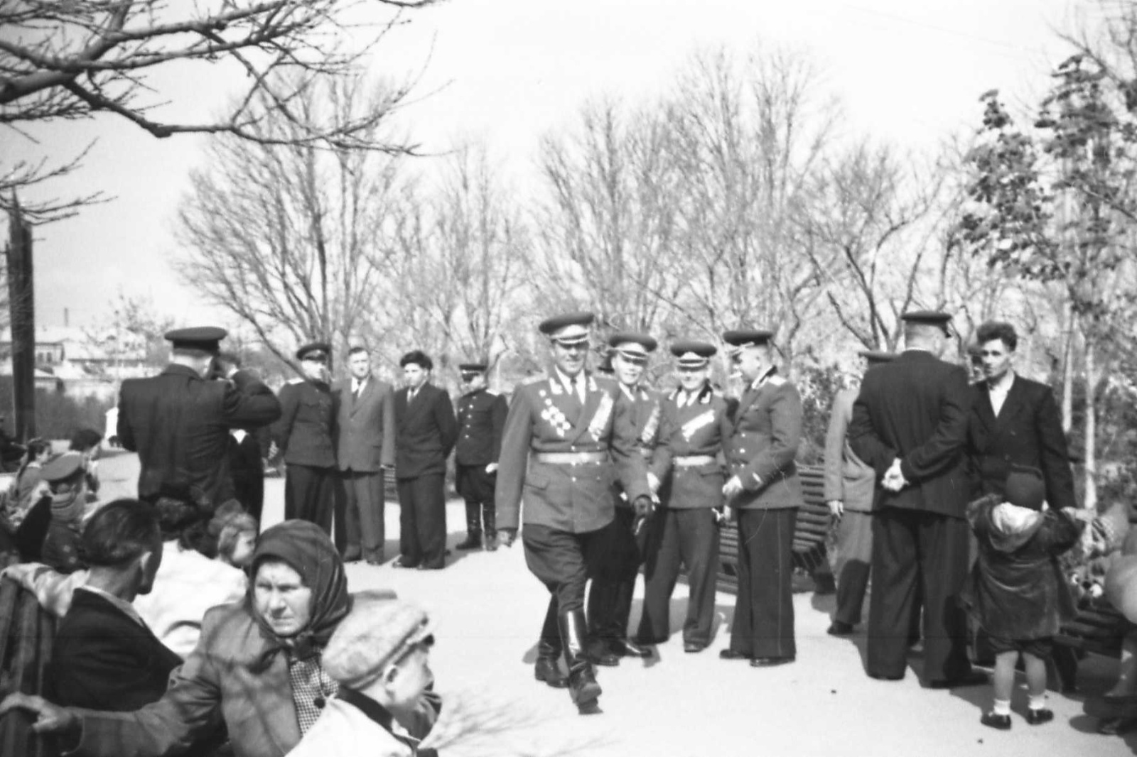  1 мая. Сквер перед ГДК